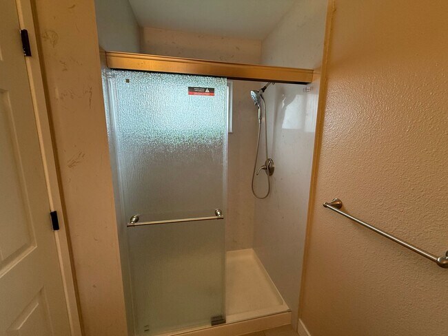 Building Photo - 3 bedroom single story in Manteca!