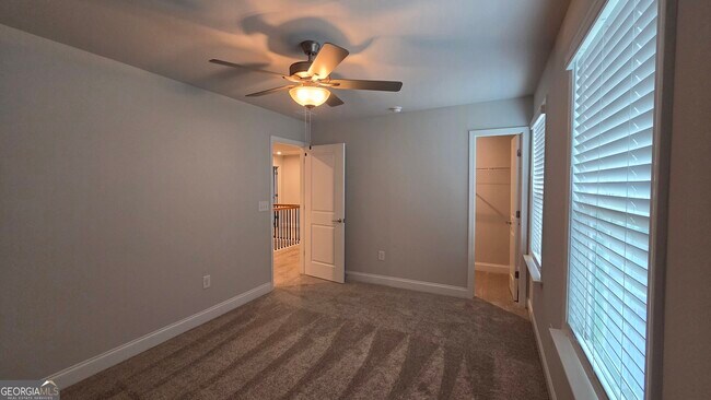 Building Photo - 521 Elkwood Ln