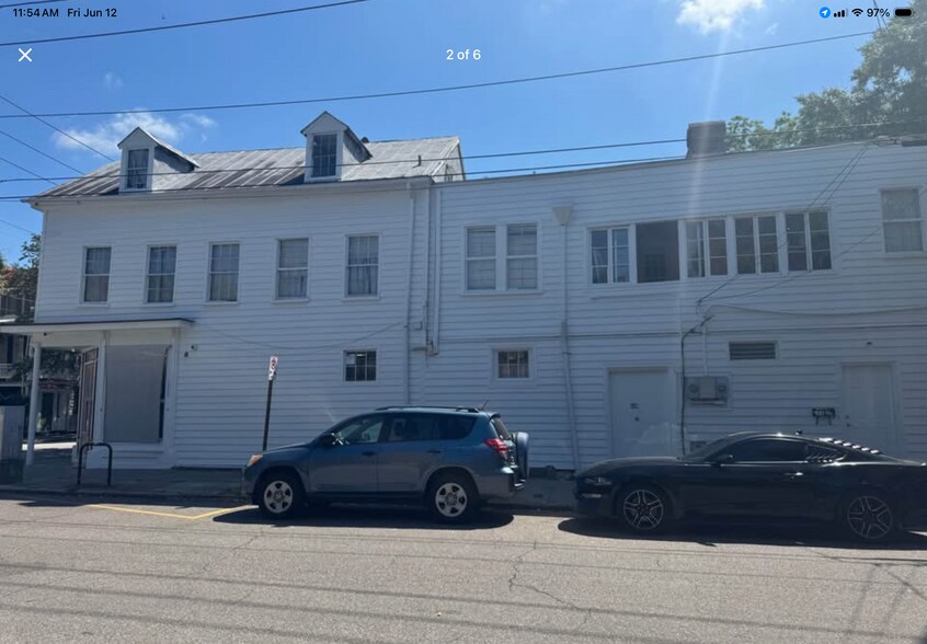 Building Photo - 14 1/2 Pitt St