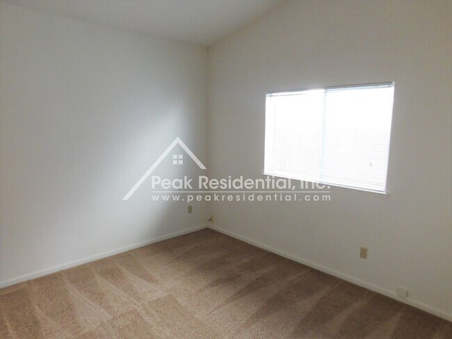 Building Photo - Spacious 3bd/2ba North Sacramento House with 2-Car Garage