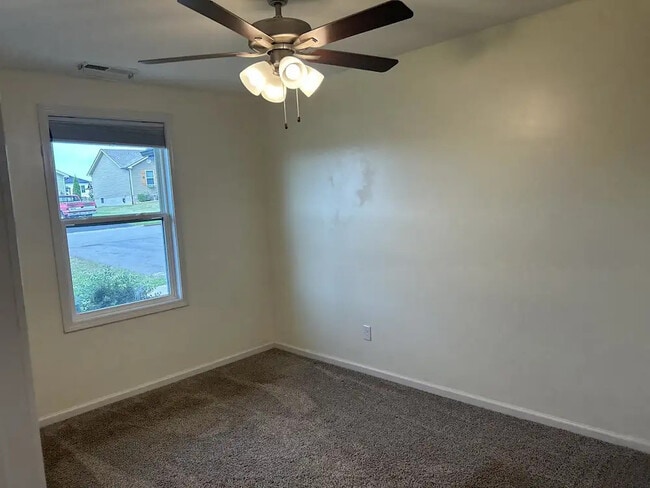 Building Photo - Victoria Way