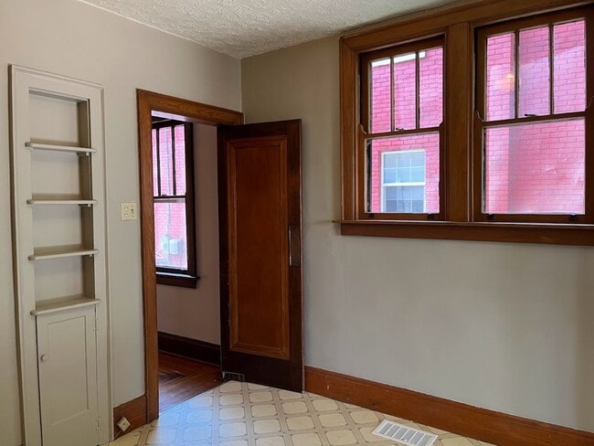 Building Photo - 2021 Scott St