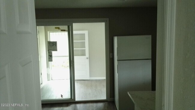 Building Photo - 3137 Kingston St