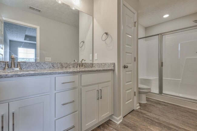 Building Photo - Brand New Luxury Townhome! 3 BR, 2.5 BA, 2 Car Garage, Pool, Dog Park, and More!