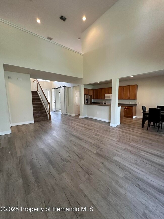 Building Photo - 14227 Wake Robin Dr