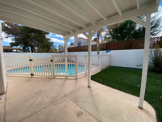 Building Photo - POOL. NO HOA. SOLAR. 3-bed/2.5-bath 89119