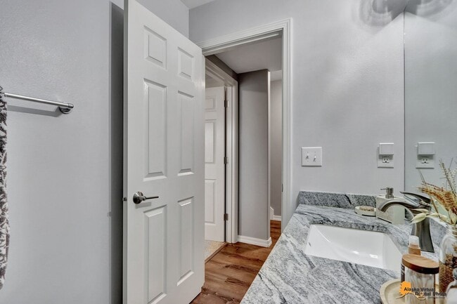 Building Photo - Stunning 3 Bedroom Home in East Anchorage with Garage