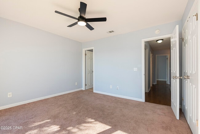 Building Photo - 6453 Oak Shr Dr