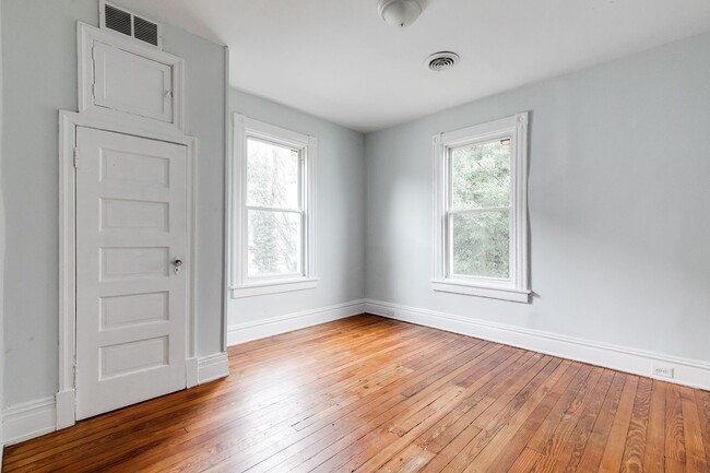 Building Photo - 3 Bedroom Home in North Highland Park ***A...