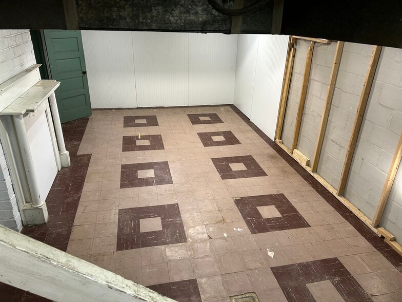 Building Photo - 304 Reber Ave