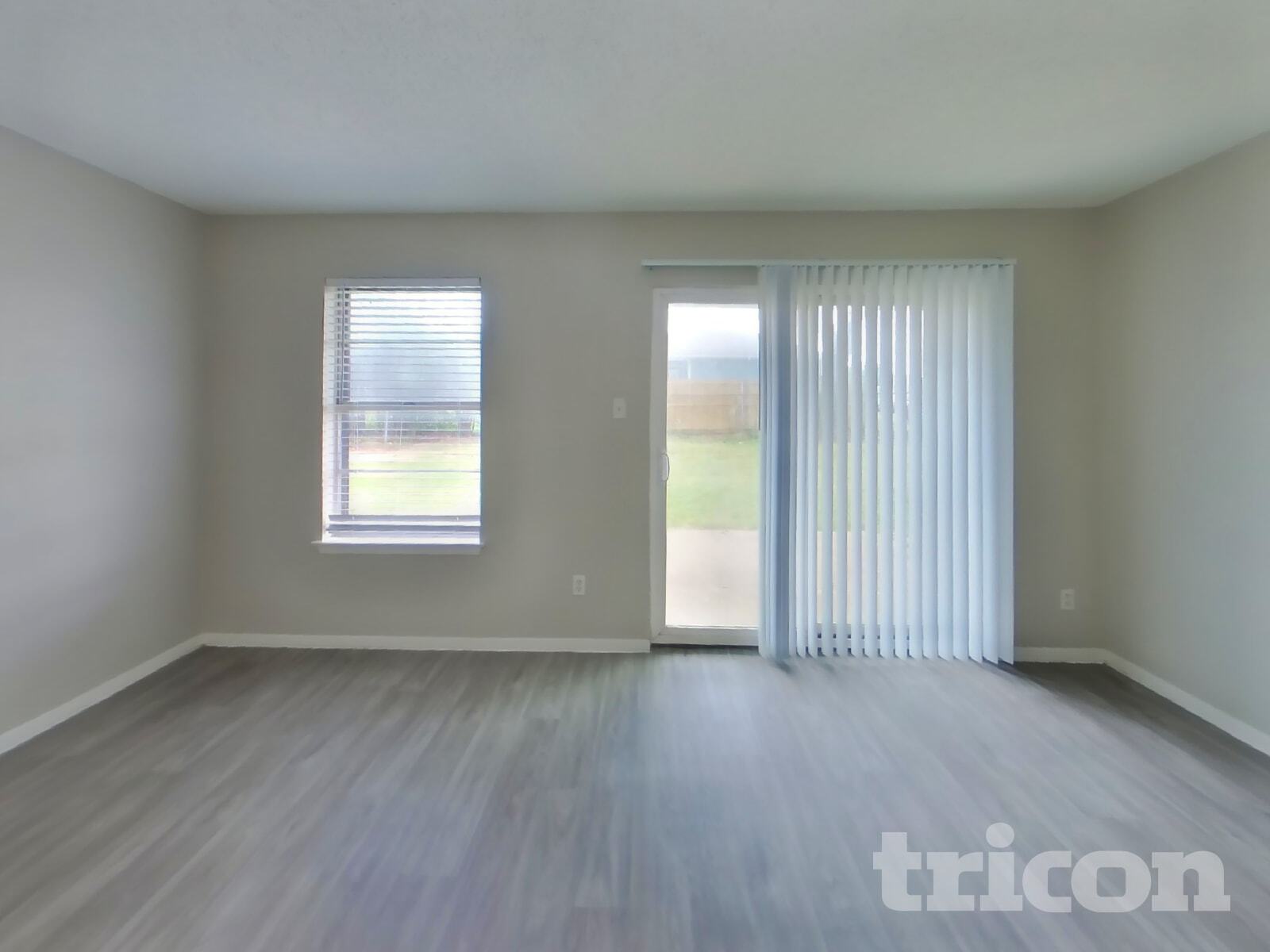 Building Photo - 1721 Oak Tree Dr