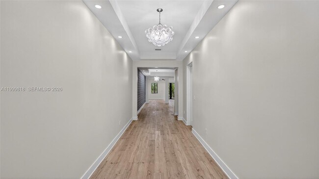 Building Photo - 622 Malaga Ave