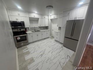 Building Photo - 644 Midwood St