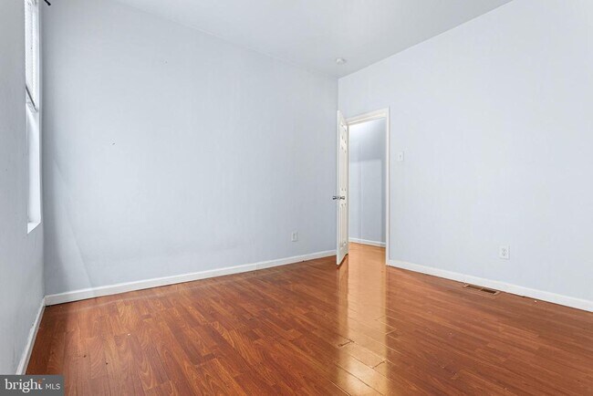 Building Photo - 5446 Walnut St