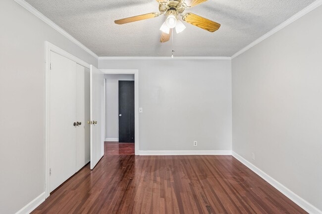 Building Photo - 326 Draper Cir