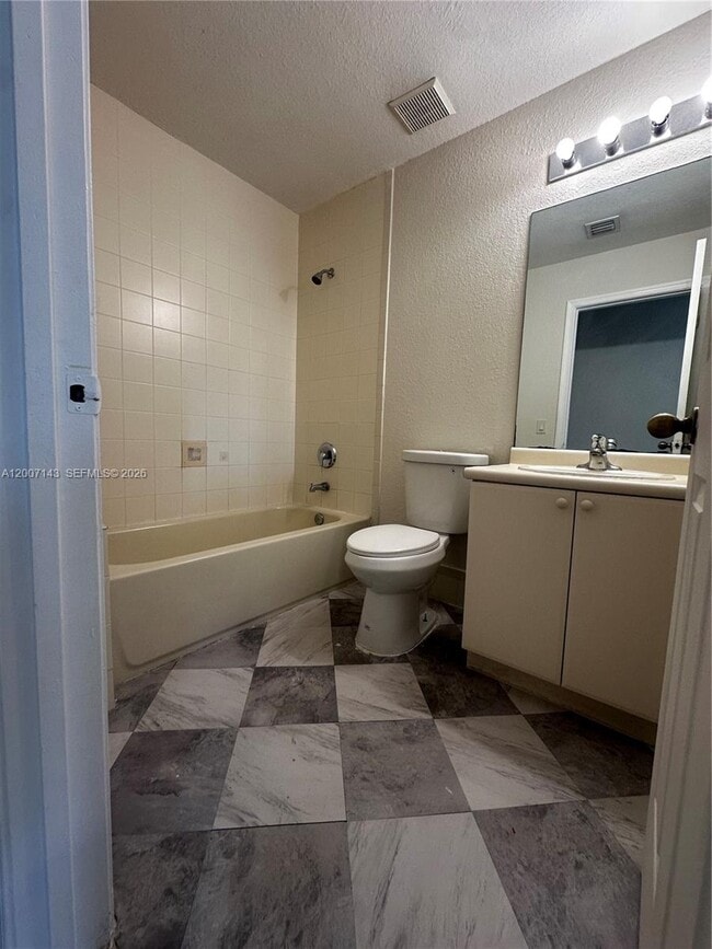 Building Photo - 2912 SE 15th Rd