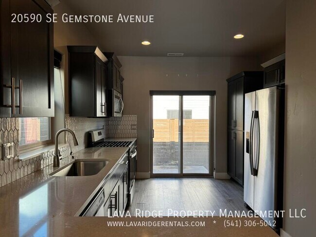 Building Photo - 20590 SE Gemstone Ave