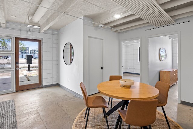 Building Photo - 415 S Weber St
