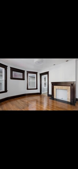 Building Photo - 431 Hoyt St