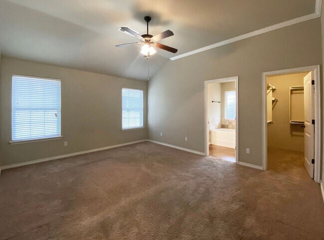 Building Photo - First Month Free! Great Location!