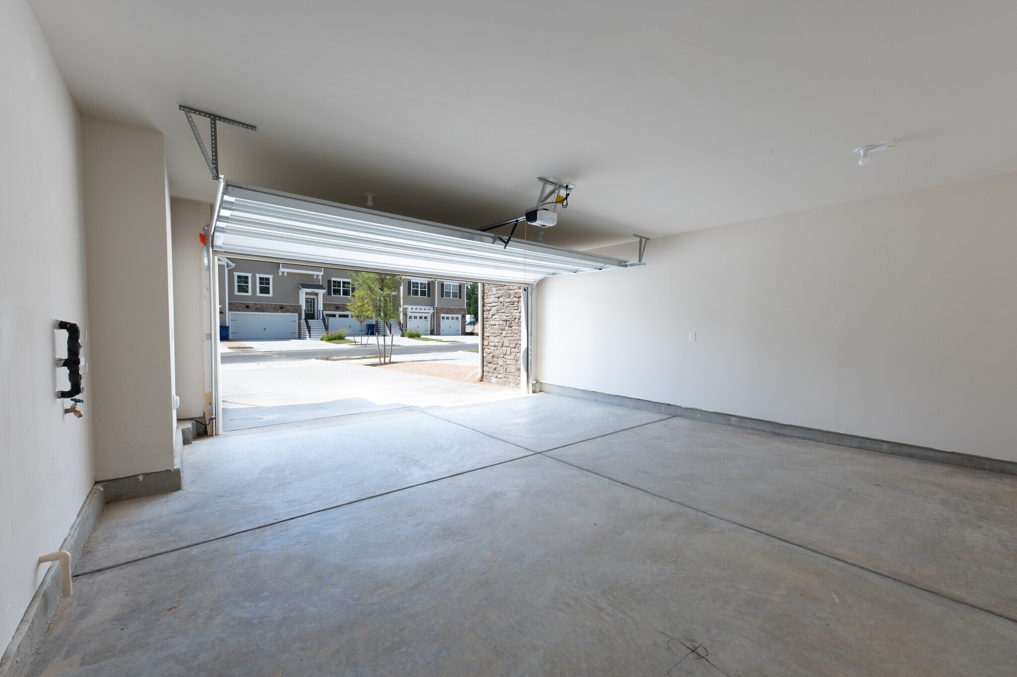 Garage - 3225 Gannet Ln