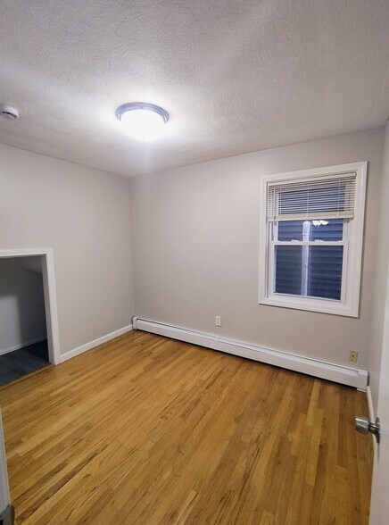 Building Photo - 27 Fremont St