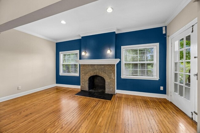 Building Photo - 3643 Herschel St