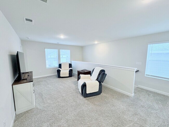 Building Photo - 220 Coulter Ct