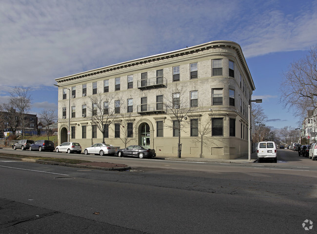 Building Photo - Columbia Wood
