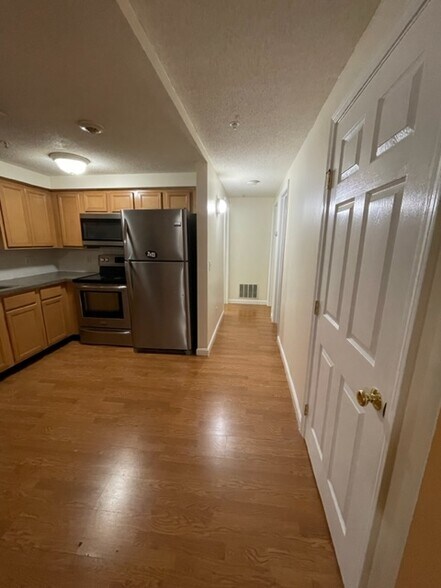 Hallway - 31 Devereux St