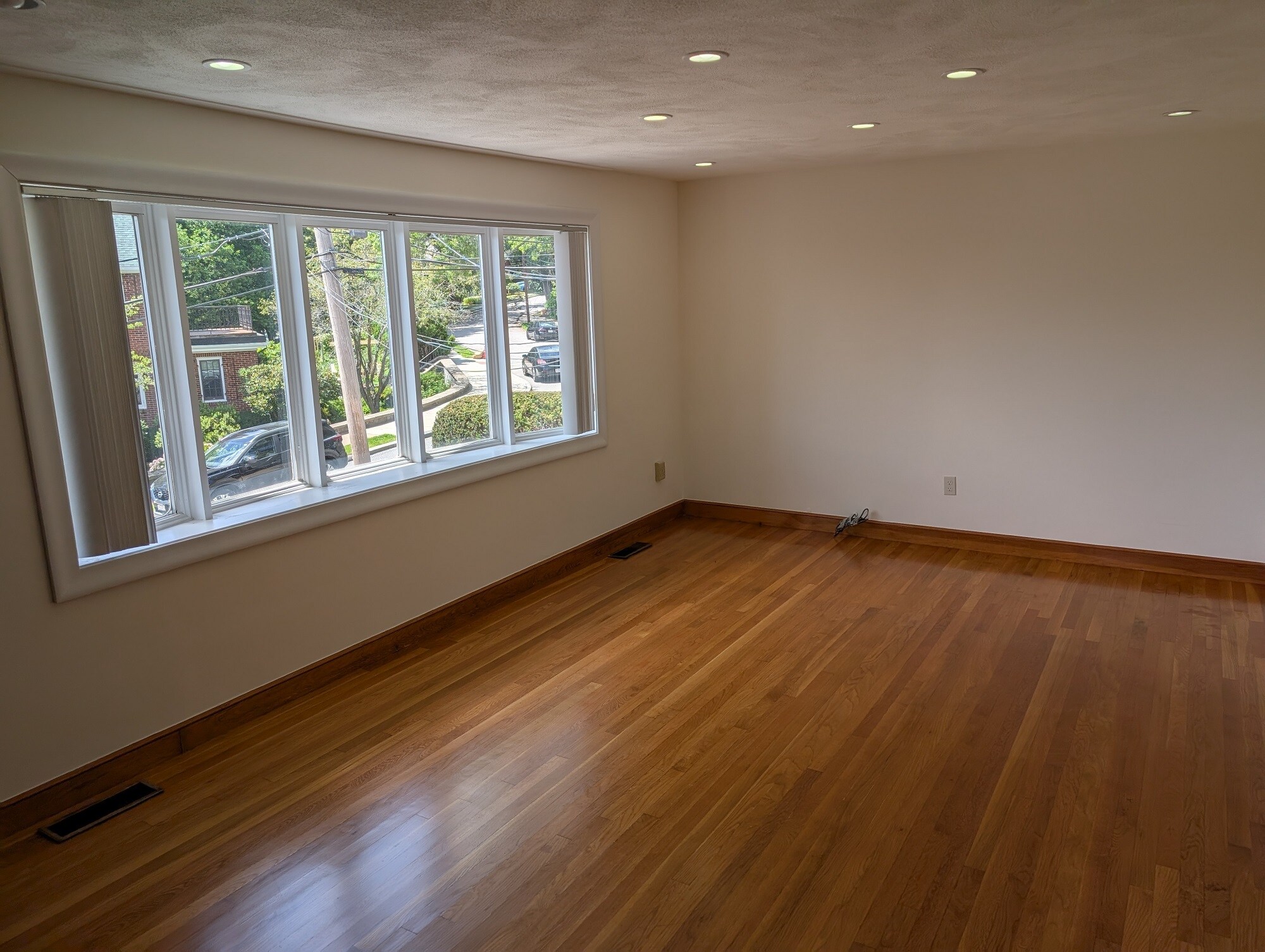 Building Photo - 53 Oakley Rd