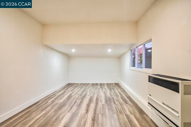 Building Photo - 1351 Eastshore Dr