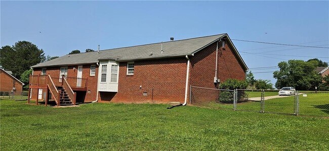 Building Photo - 1308 Crumbley Rd