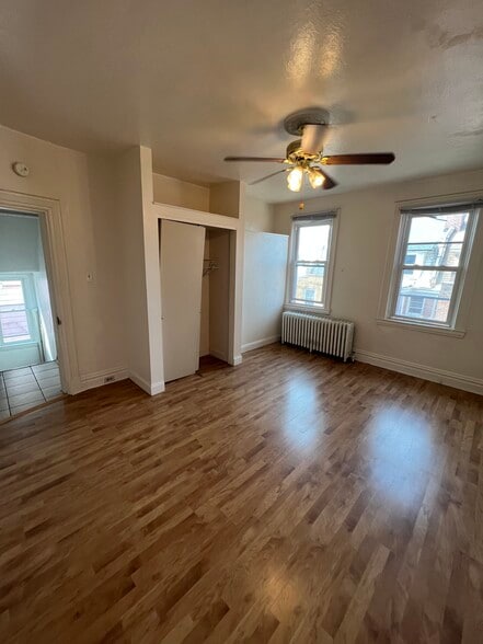 Building Photo - 366 Meyran Ave