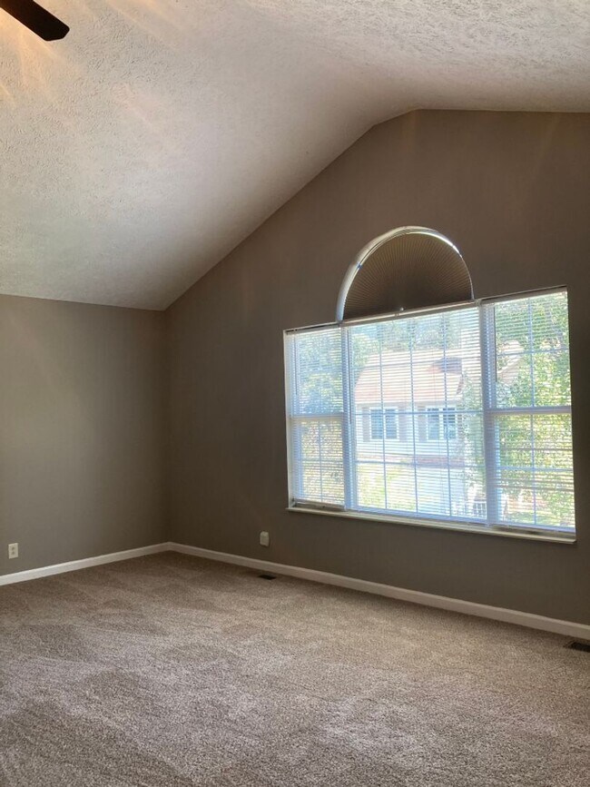 Building Photo - 3616 Longhaven Crossing