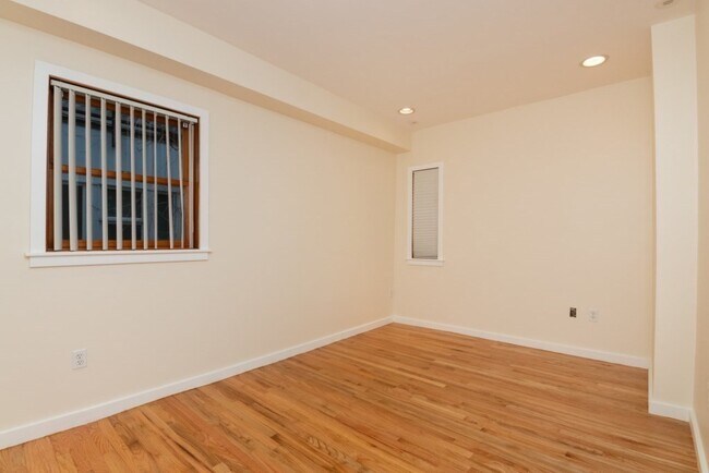 Building Photo - 223 Hurley St