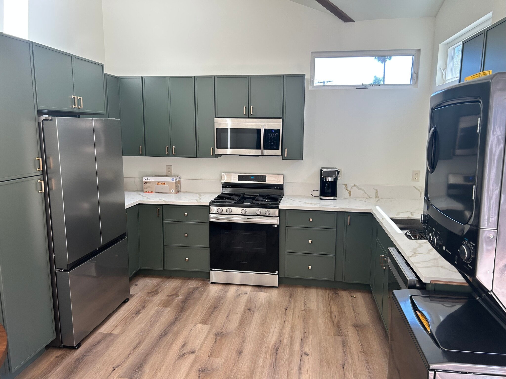 Building Photo - 7822 Toland Ave