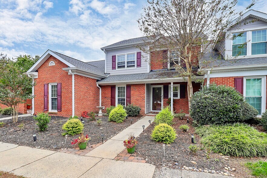 Building Photo - 9252 N Vicksburg Park Ct