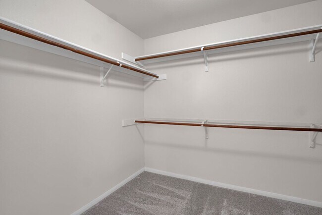 Building Photo - 6004 Mesa Verde Cir