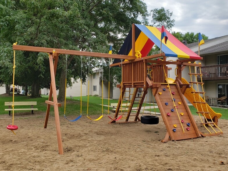 new playground! - Linderhof Park Apartments