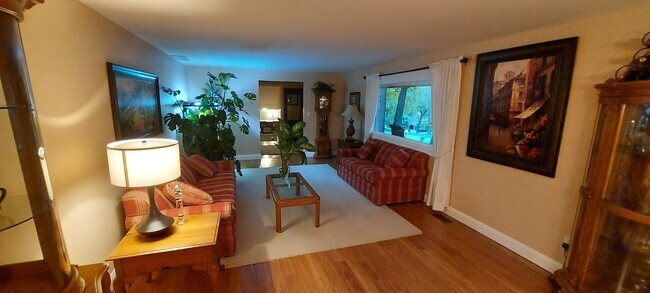 Building Photo - 1475 Ambridge Rd