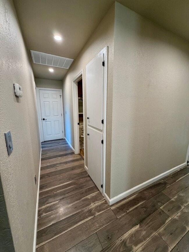 Building Photo - 3 BED 2 BATH HOME IN COTTONWOOD, CA WITH ACREAGE & $500 MOVE IN SPECIAL