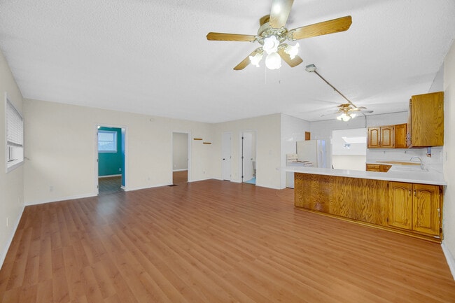 Building Photo - 2571 E Lincoln Hwy