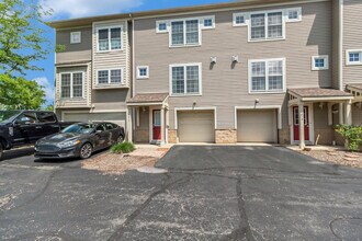 Building Photo - 1017 Bluestem Ln