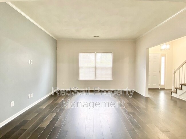 Building Photo - 913 Foxboro Dr