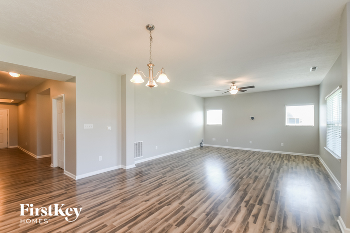 Building Photo - 2020 Eagles Ridge Dr