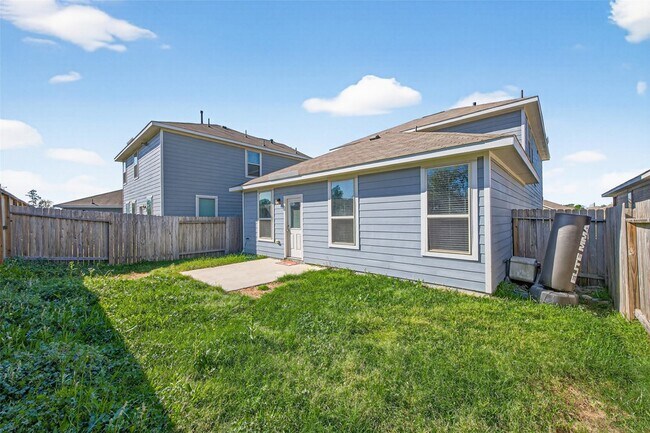 Building Photo - 25527 Valverdant Ct