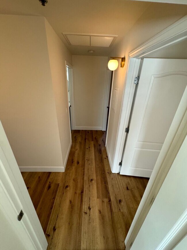 Building Photo - Amazing 4 Bedroom 2 Bath Condo in the heart of North Park!