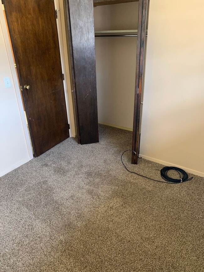 Building Photo - Three Bedroom One and a Half Bath Ranch Home in Delhi