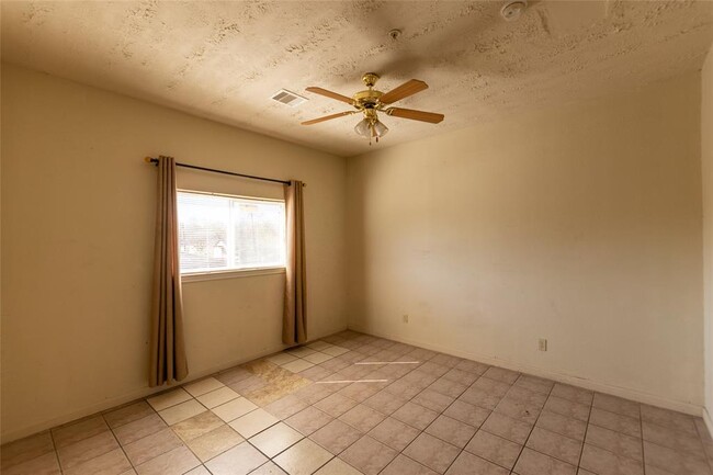Building Photo - 4720 Yellowstone Blvd